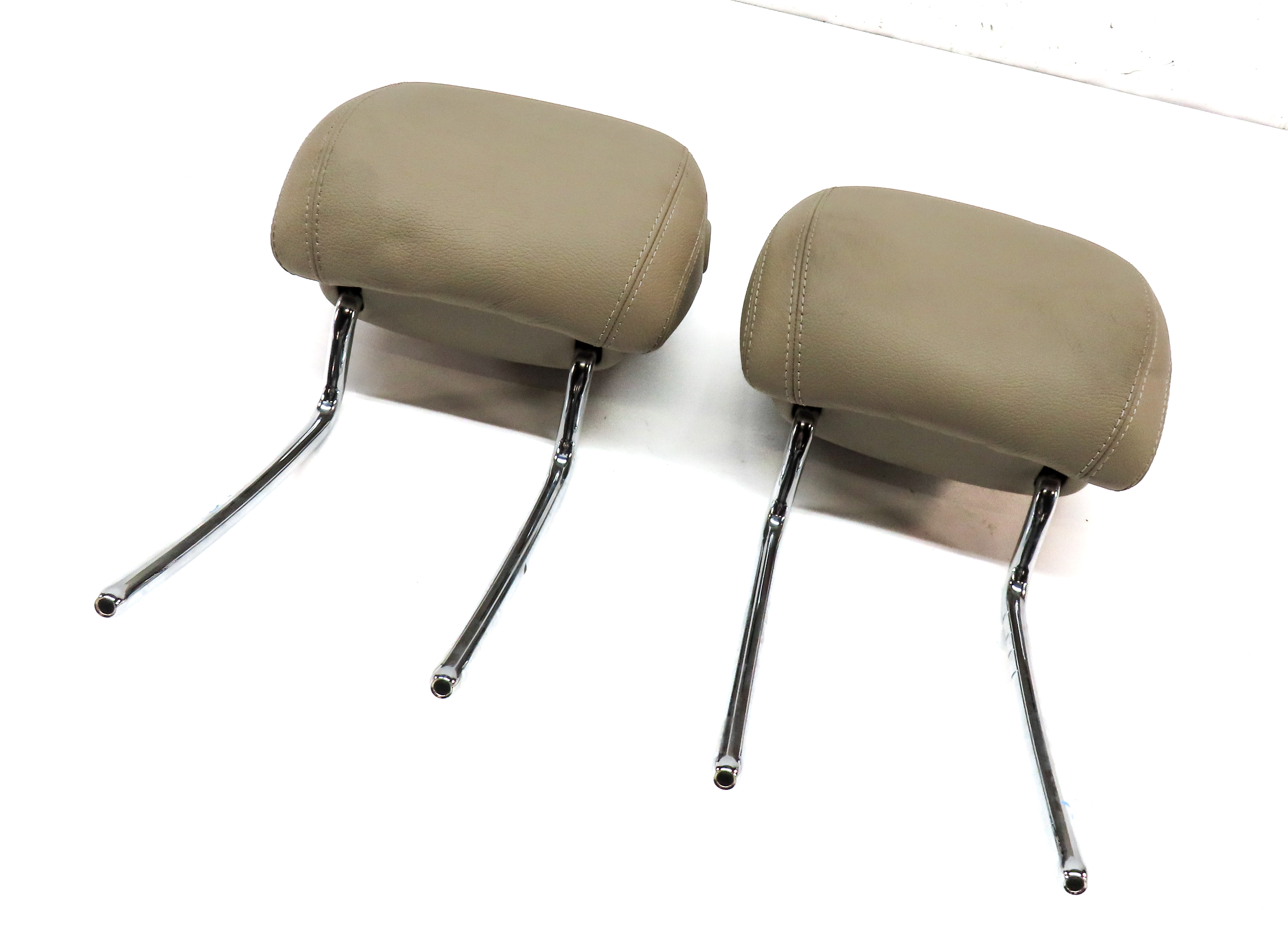 13-19 MERCEDES GL GLS ML CLASS FRONT LEFT & RIGHT SEAT HEADREST SET/2 (BEIGE) — exact item pictured